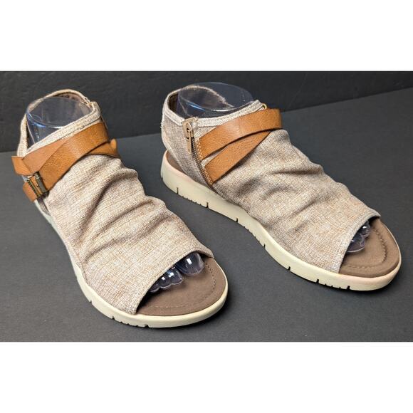 Blowfish Malibu Gladiator Sandals WOMENS SIZE 9 Desert Sand Flats Casual Dressy - Picture 3 of 10